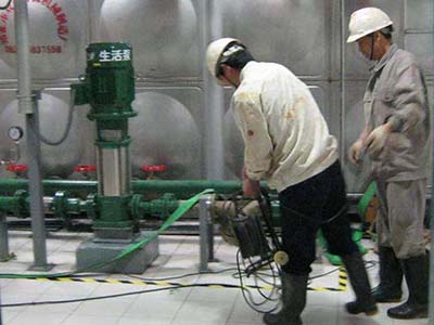 清洗二次供水水箱